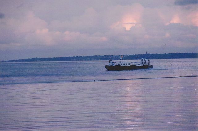 Hovercraft on trial, Calshot
